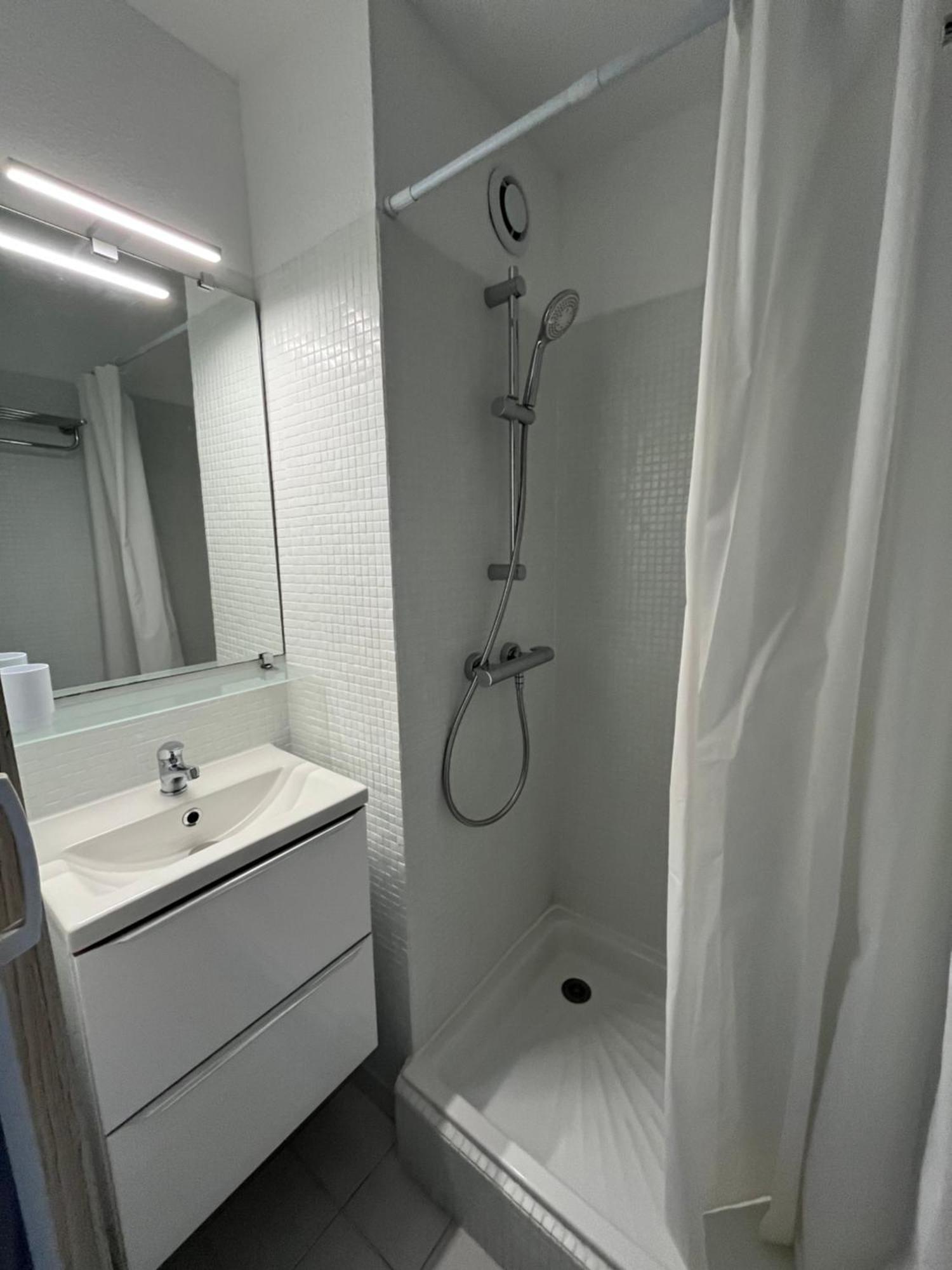Appartement 2 Pieces + Cabine, 6 Couchages Le Grau-du-Roi Bagian luar foto